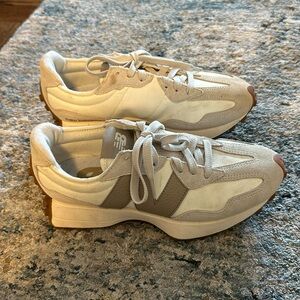 New balance 327 size 7 beige